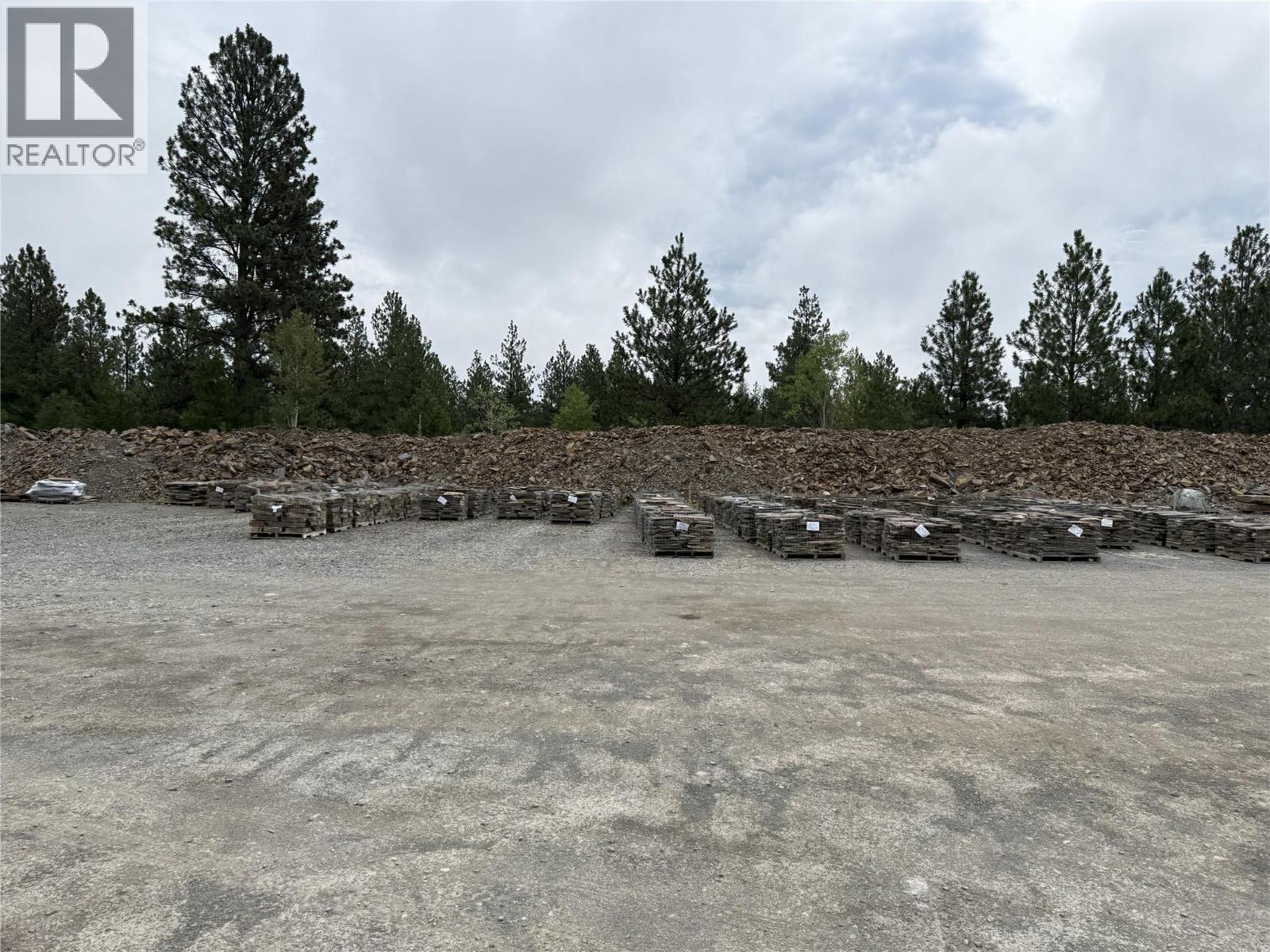 ML 1036752 8086 HWY 95 Highway, Kimberley