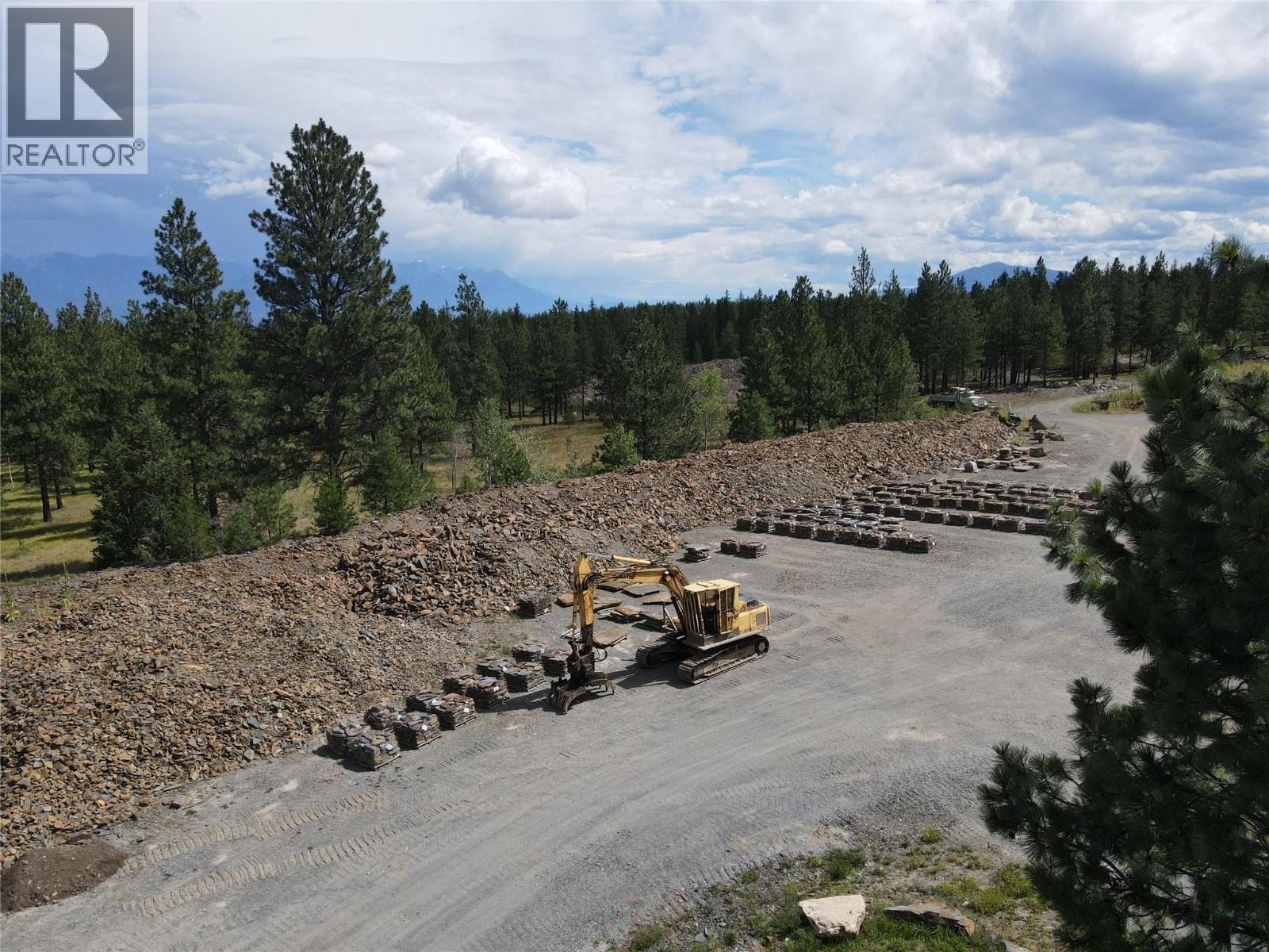 ML 1036752 8086 HWY 95 Highway, Kimberley