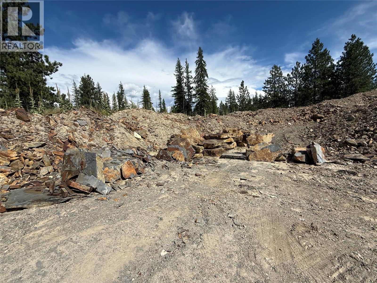 ML 1036752 8086 HWY 95 Highway, Kimberley
