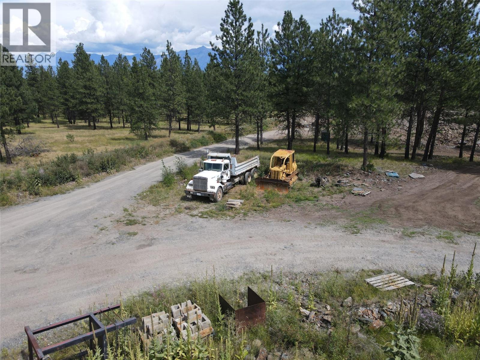 ML 1036752 8086 HWY 95 Highway, Kimberley