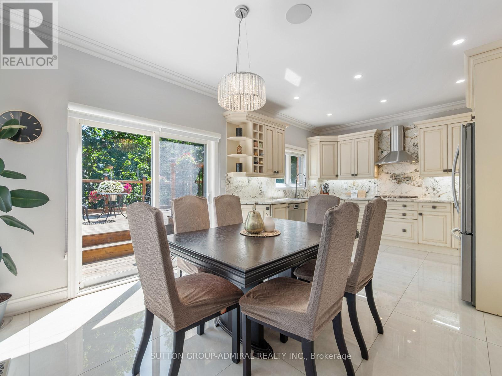 Photo 11 of 60 Starwood Road, Vaughan ON