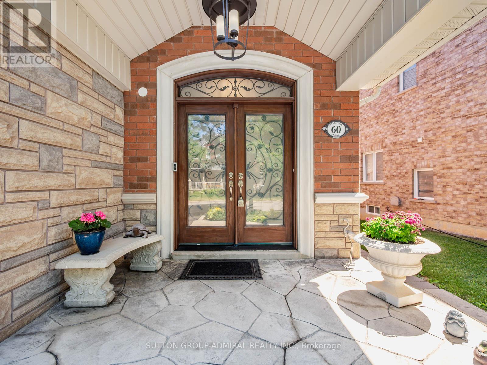 Photo 2 of 60 Starwood Road, Vaughan ON