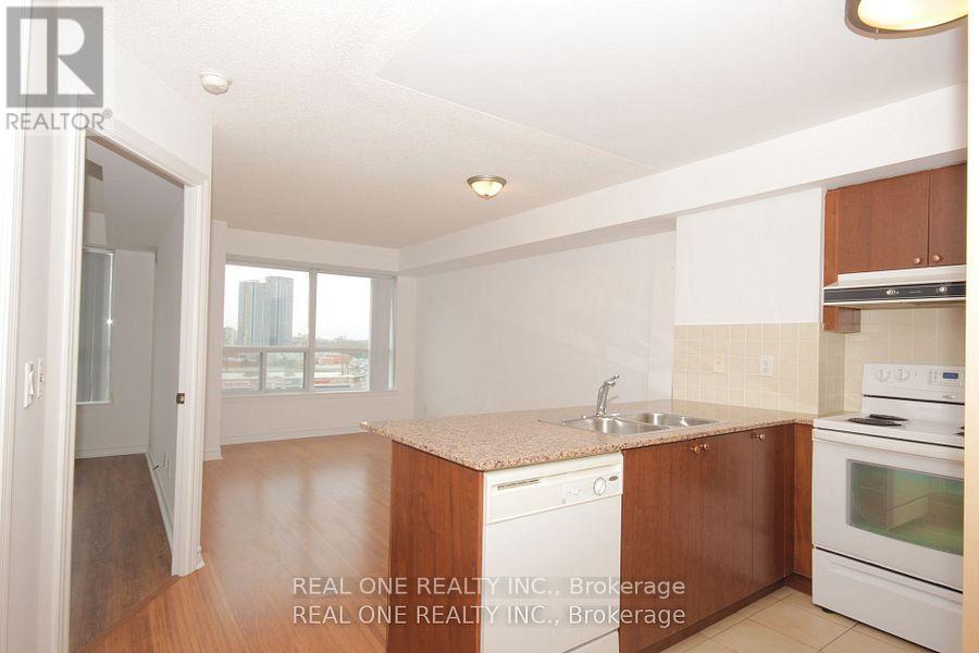 Photo 14 of 803 15 North Park Road, Vaughan ON