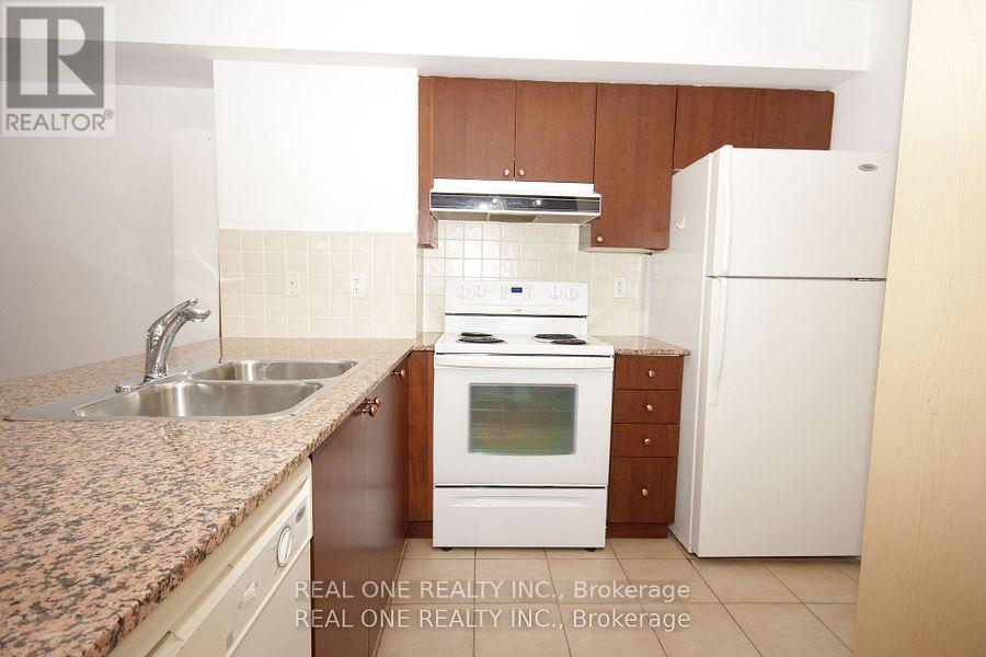 Photo 17 of 803 15 North Park Road, Vaughan ON