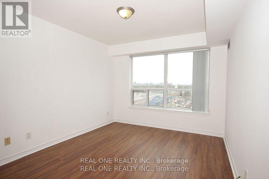 Photo 18 of 803 15 North Park Road, Vaughan ON
