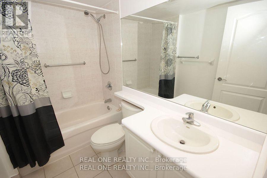 Photo 20 of 803 15 North Park Road, Vaughan ON
