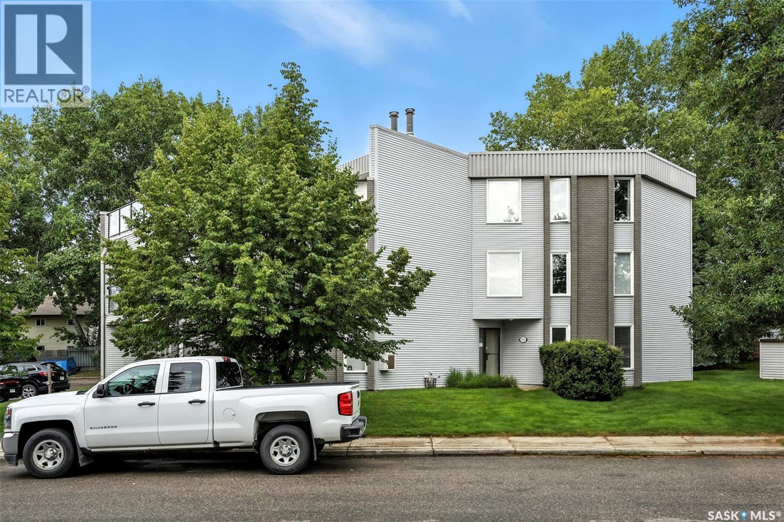 Single Family House Low rise for Sale in   Tait CRESCENT Saskatoon 