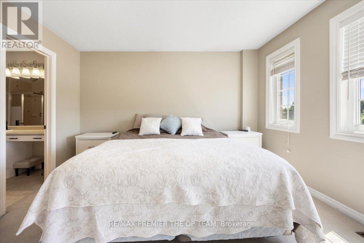 Single Family House Raised bungalow for Sale in  SHERWOOD COURT Barrie (Northwest) 