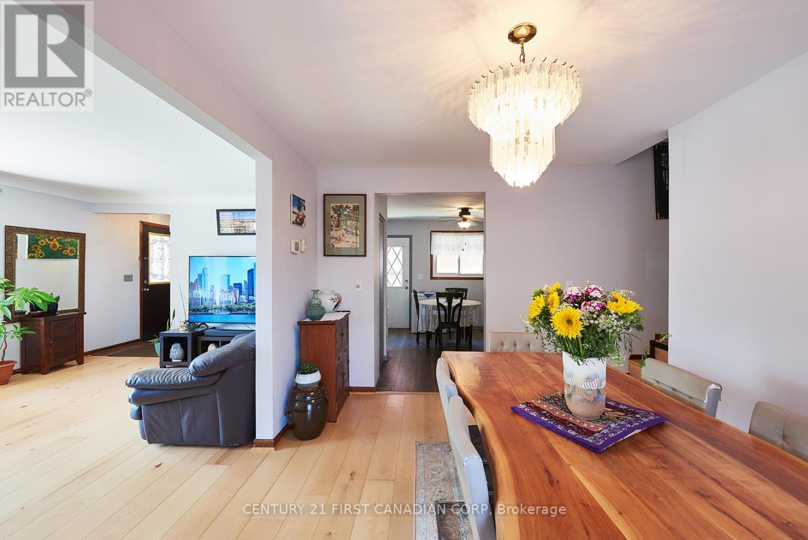 Photo 10 of 10776 Atwater Crescent, Windsor ON