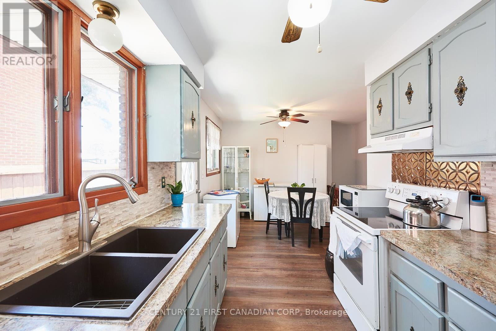 Photo 13 of 10776 Atwater Crescent, Windsor ON