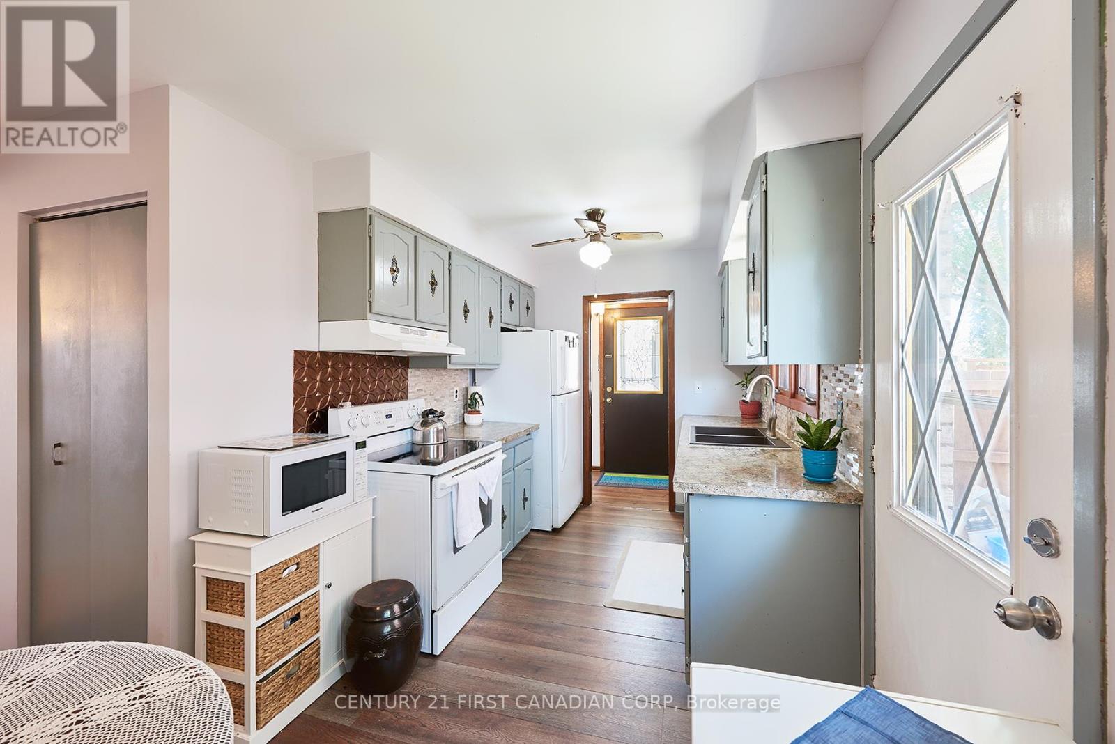 Photo 14 of 10776 Atwater Crescent, Windsor ON
