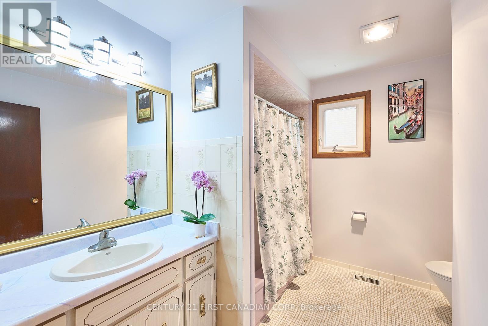 Photo 28 of 10776 Atwater Crescent, Windsor ON