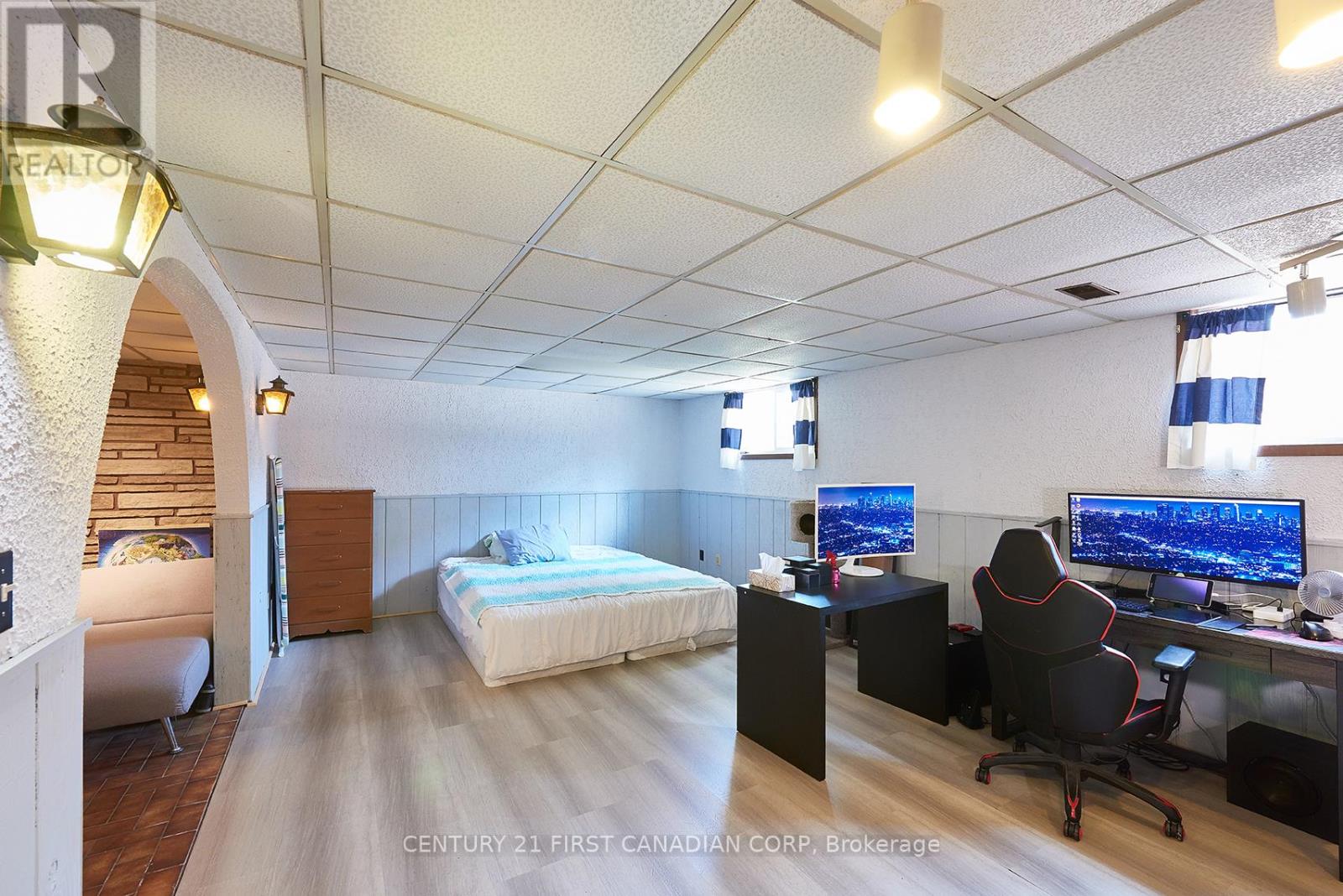 Photo 33 of 10776 Atwater Crescent, Windsor ON