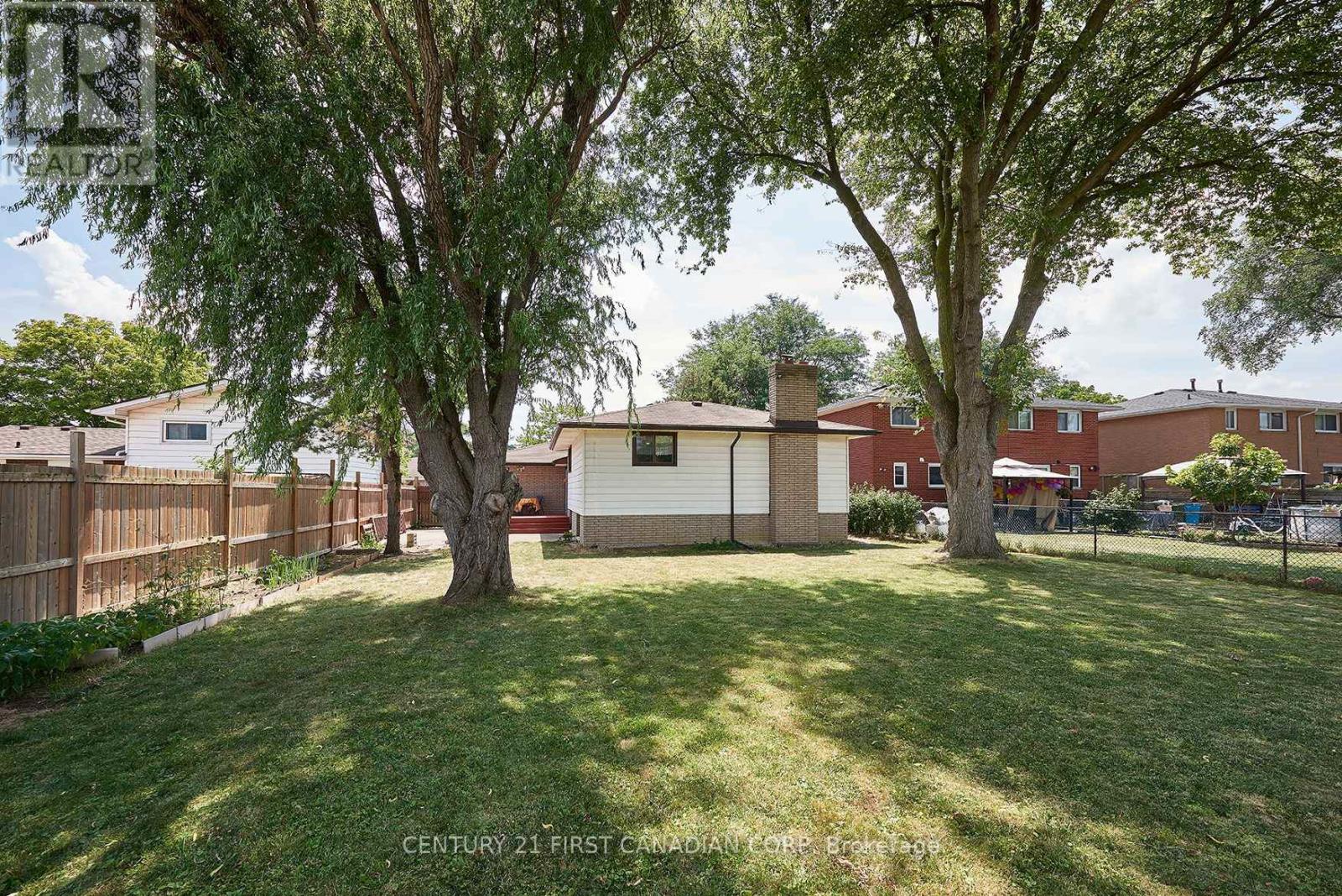 Photo 47 of 10776 Atwater Crescent, Windsor ON