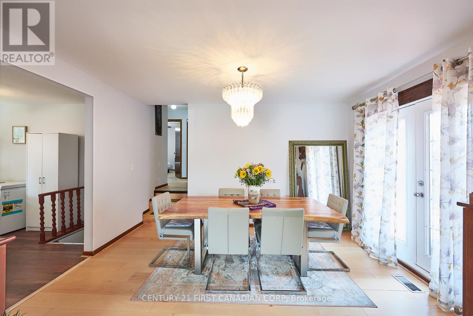 Photo 8 of 10776 Atwater Crescent, Windsor ON