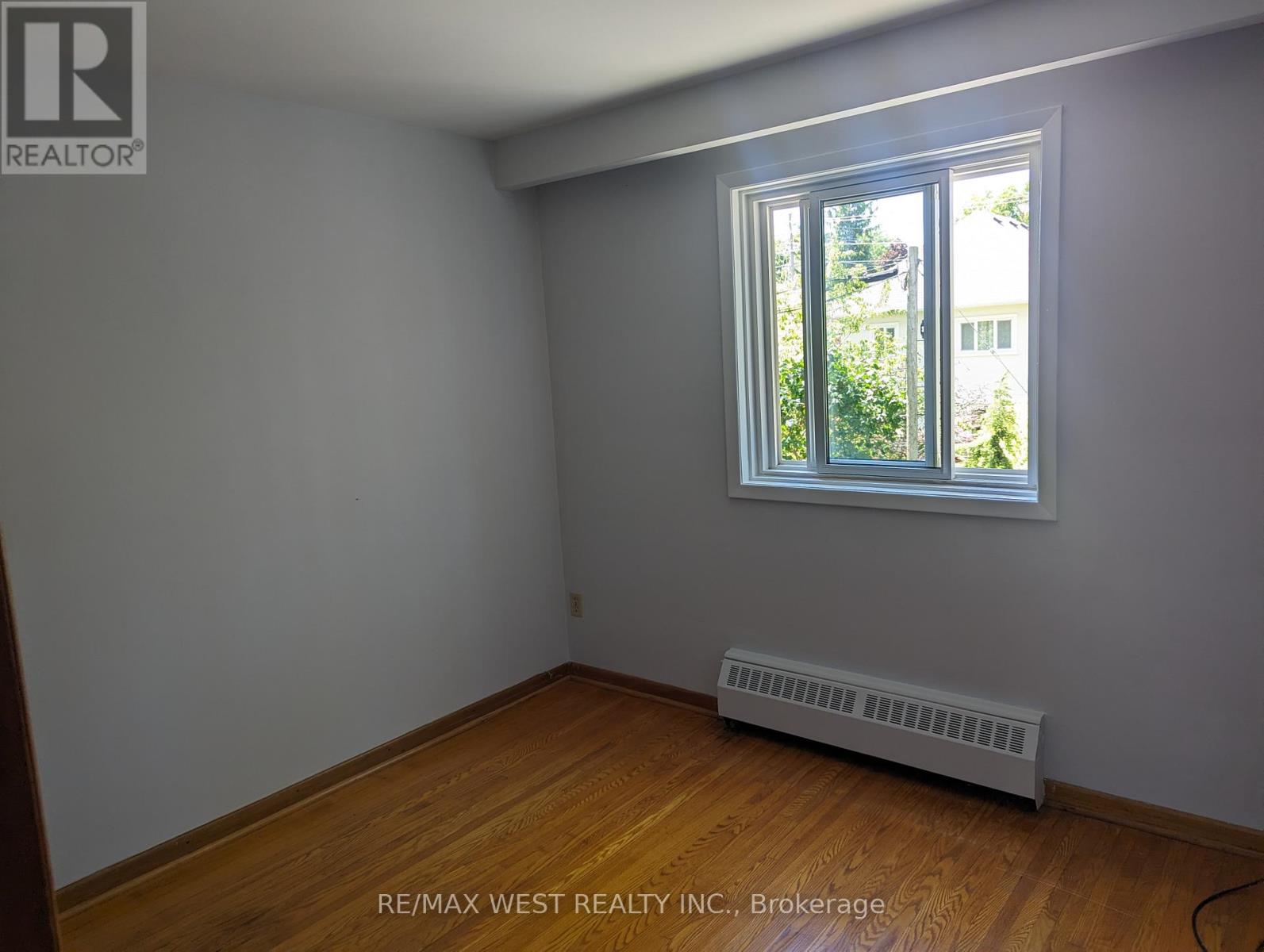 Photo 10 of 2 52 Peter Street N, Mississauga ON
