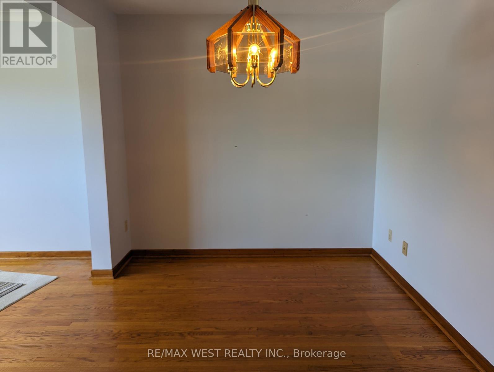 Photo 2 of 2 52 Peter Street N, Mississauga ON