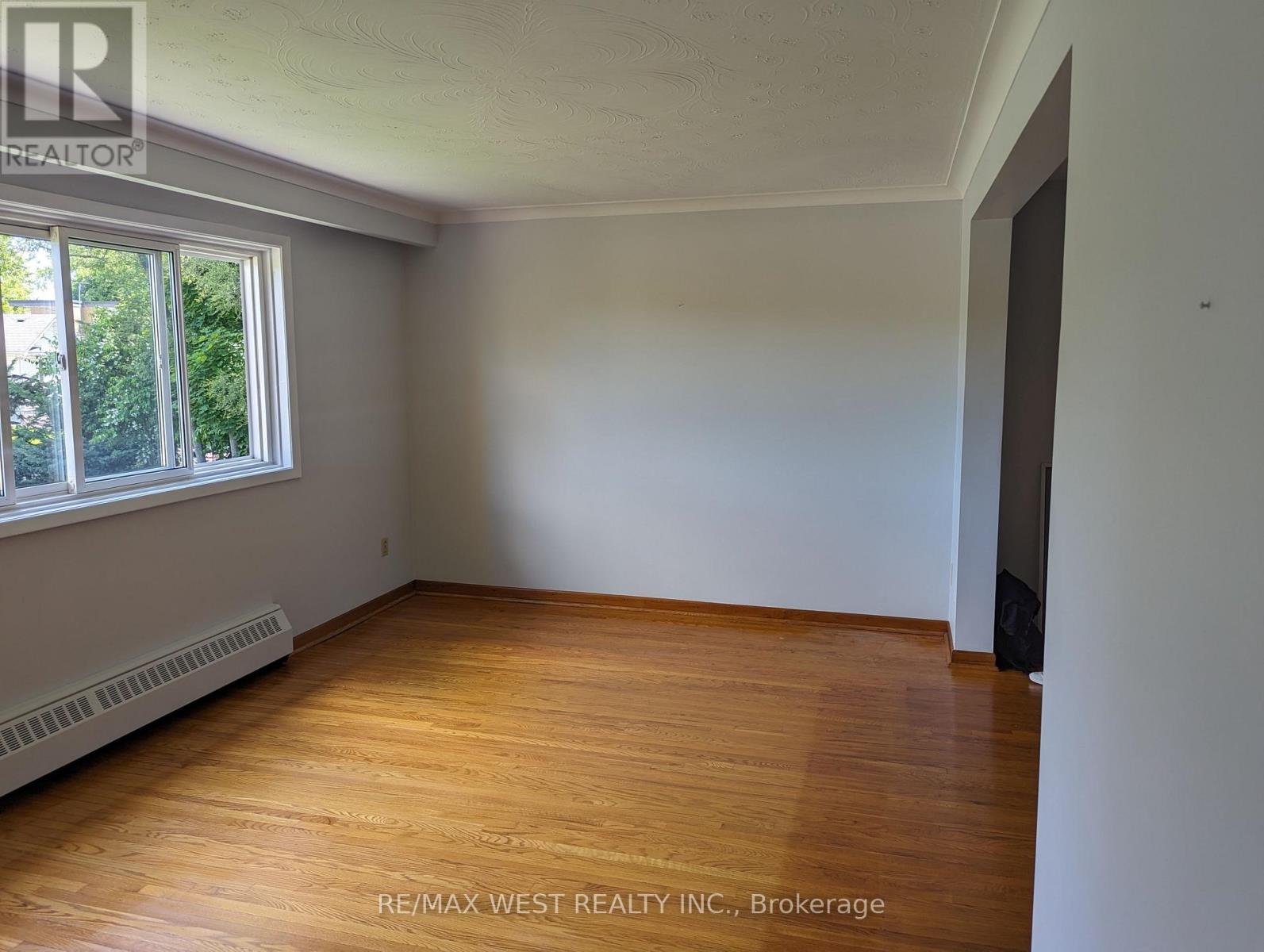 Photo 8 of 2 52 Peter Street N, Mississauga ON
