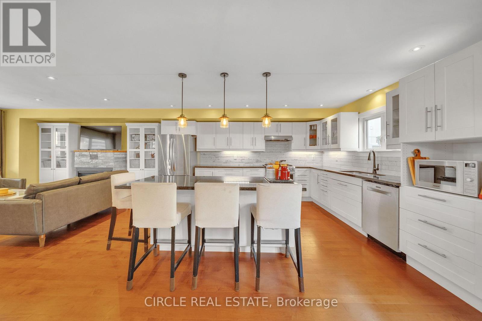 Photo 38 of 1043 Shaw Drive, Mississauga ON