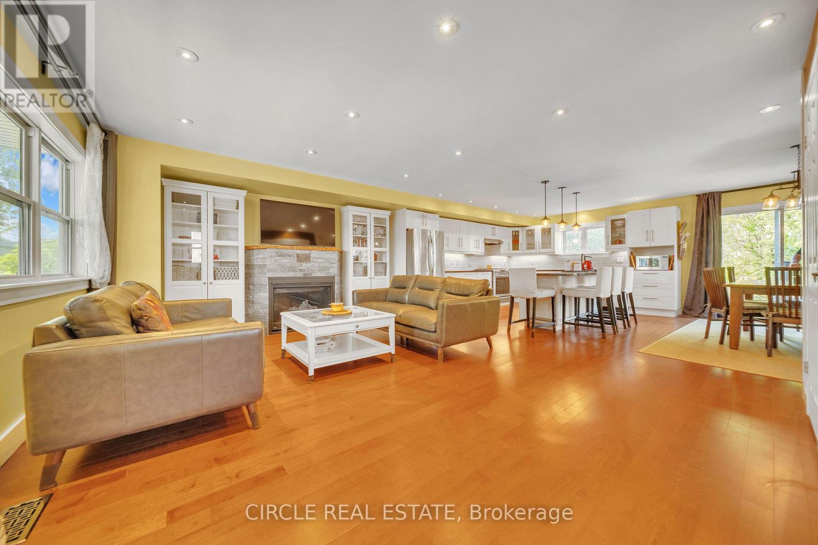 Photo 45 of 1043 Shaw Drive, Mississauga ON