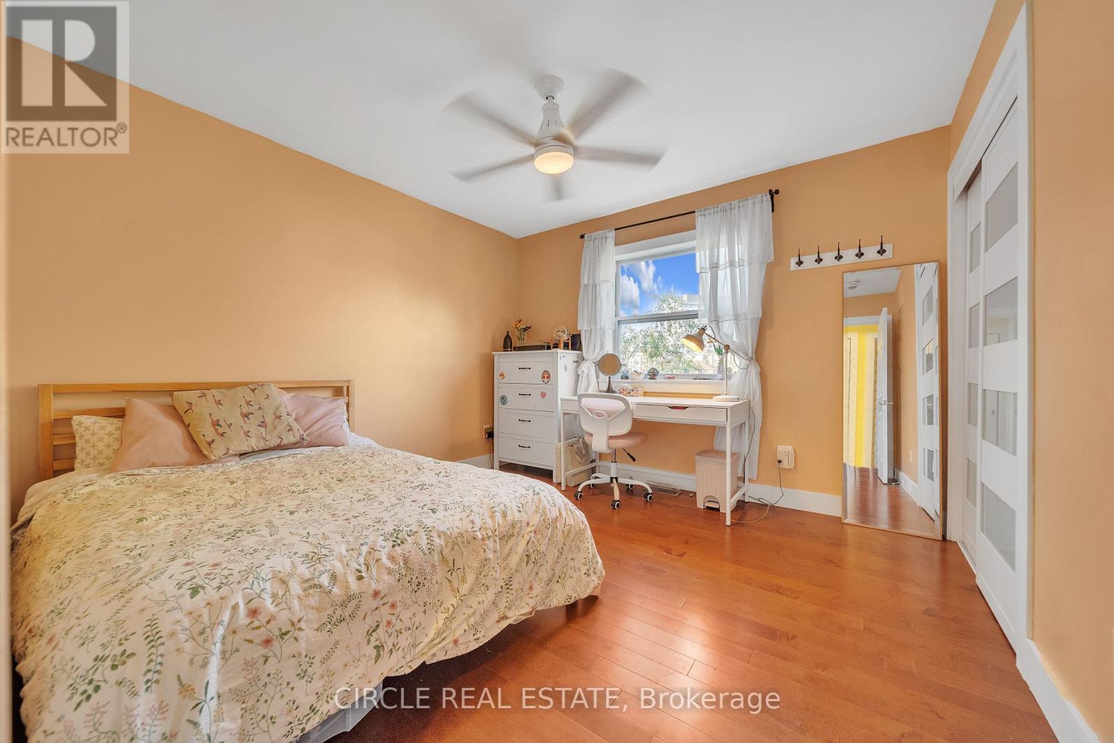 Photo 25 of 1043 Shaw Drive, Mississauga ON