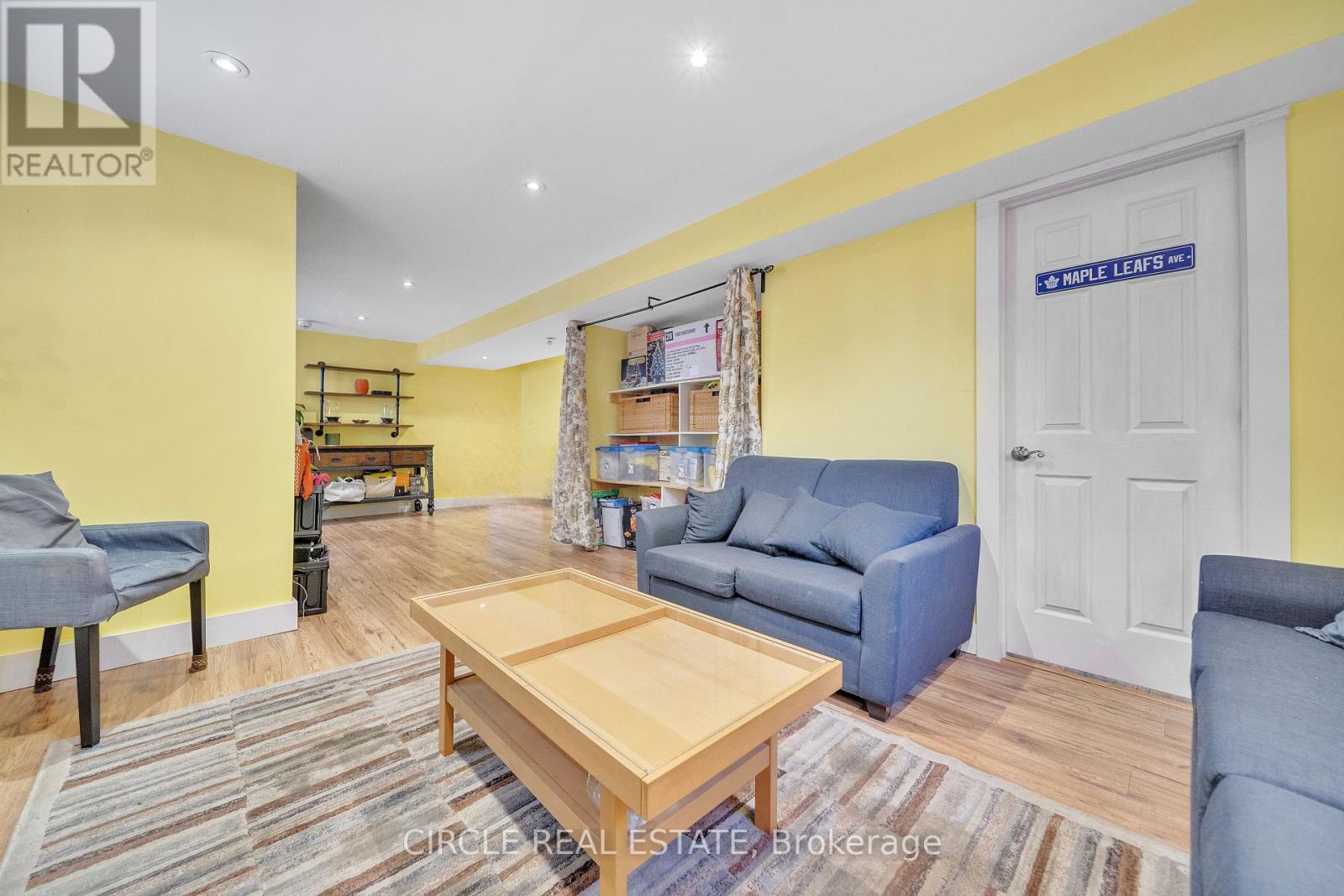 Photo 1 of 1043 Shaw Drive, Mississauga ON