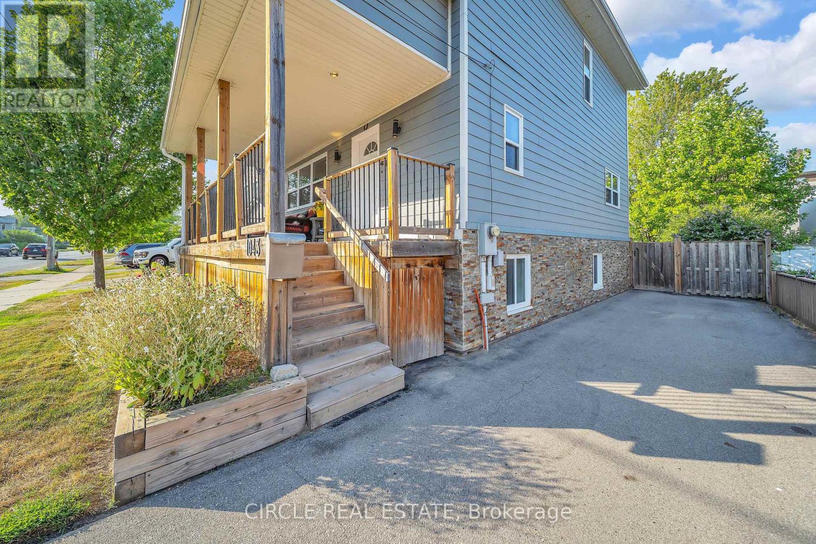 Photo 24 of 1043 Shaw Drive, Mississauga ON