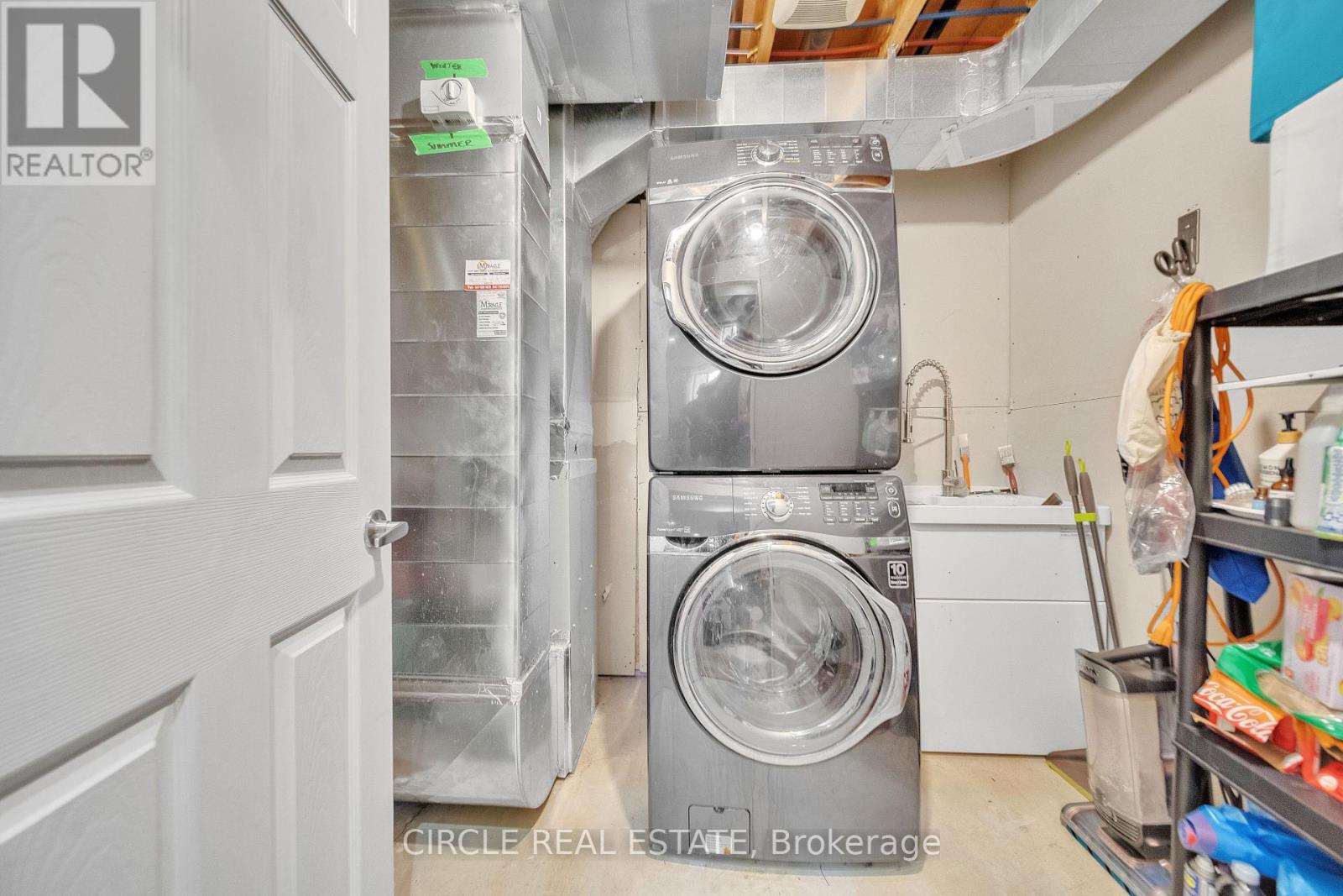 Photo 27 of 1043 Shaw Drive, Mississauga ON