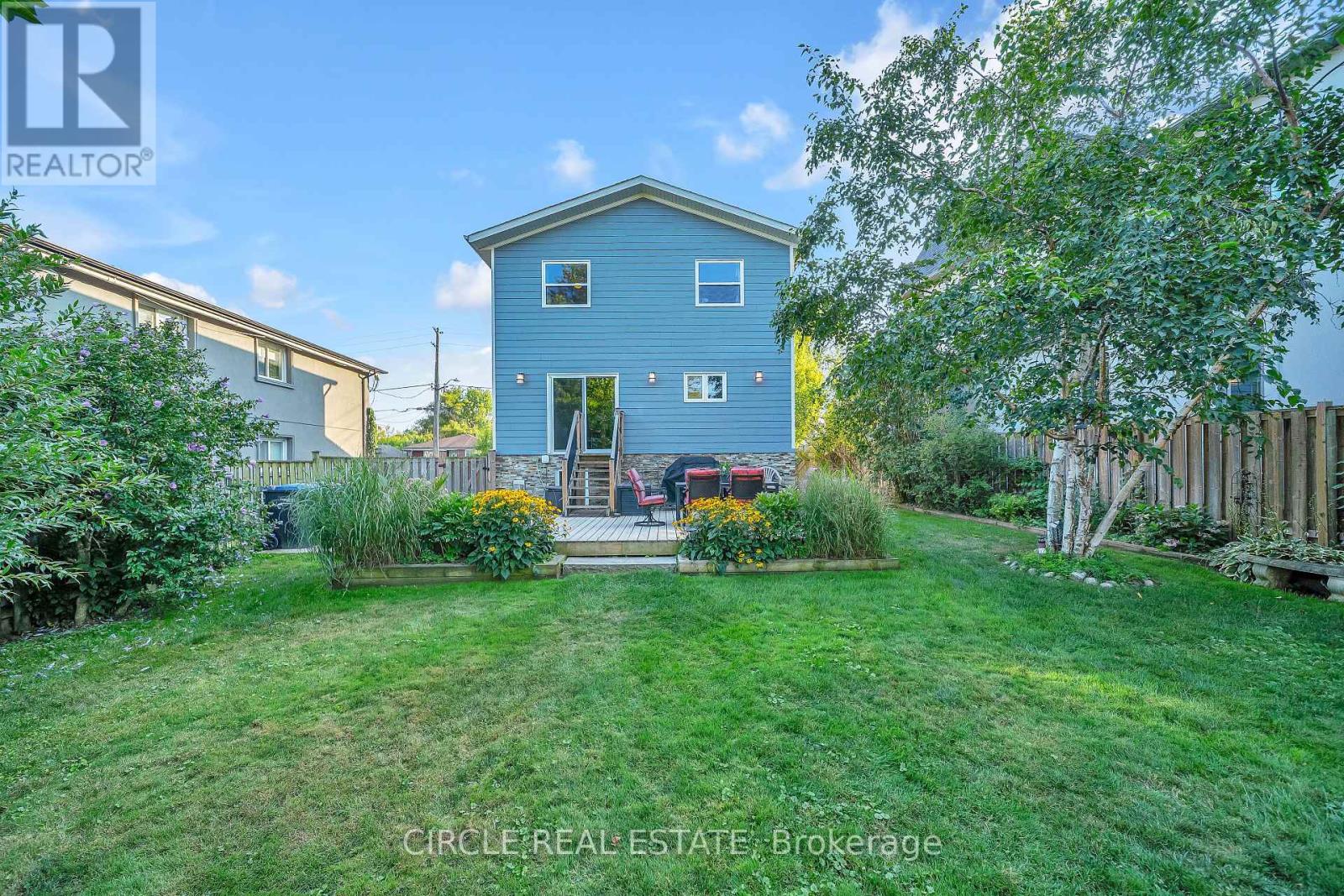 Photo 44 of 1043 Shaw Drive, Mississauga ON