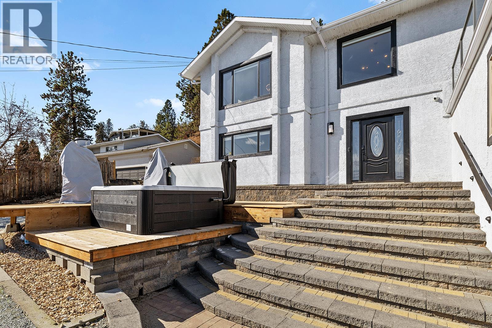  2658 Lakeview Road, West Kelowna