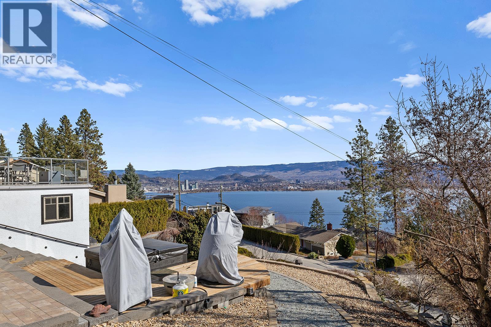  2658 Lakeview Road, West Kelowna