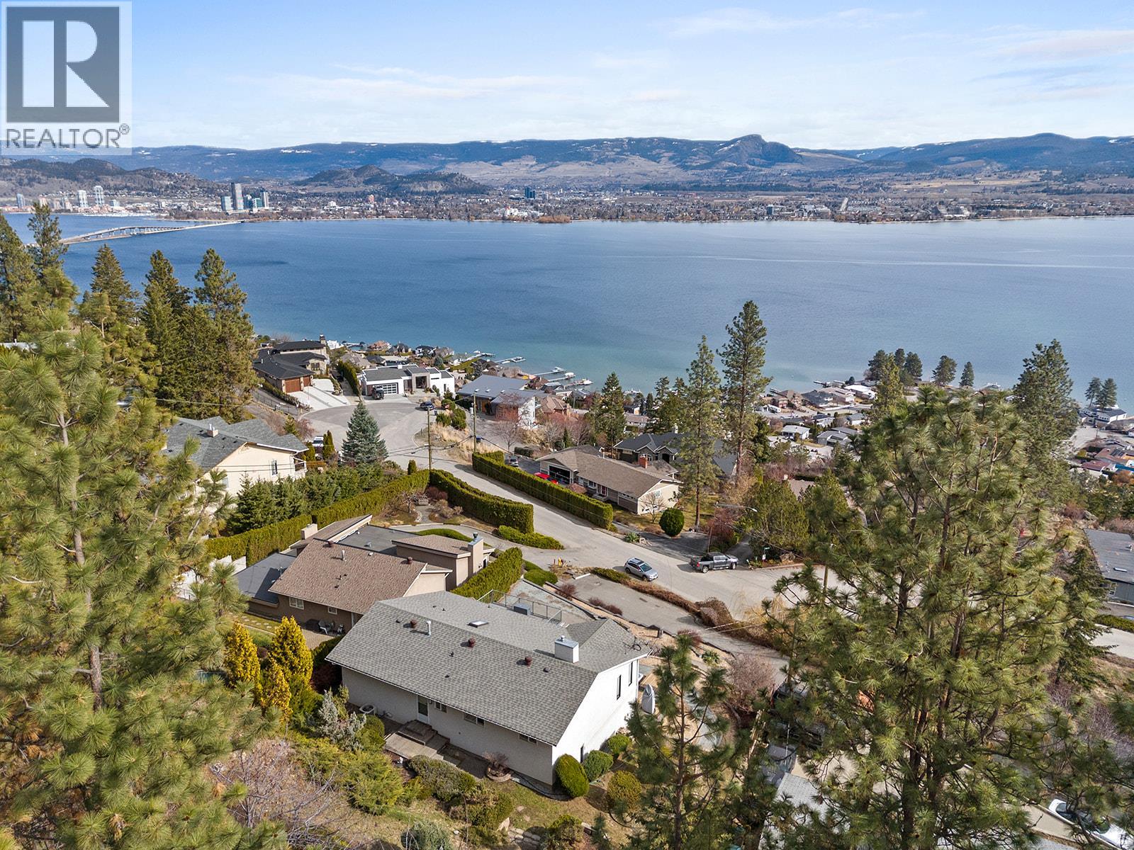  2658 Lakeview Road, West Kelowna