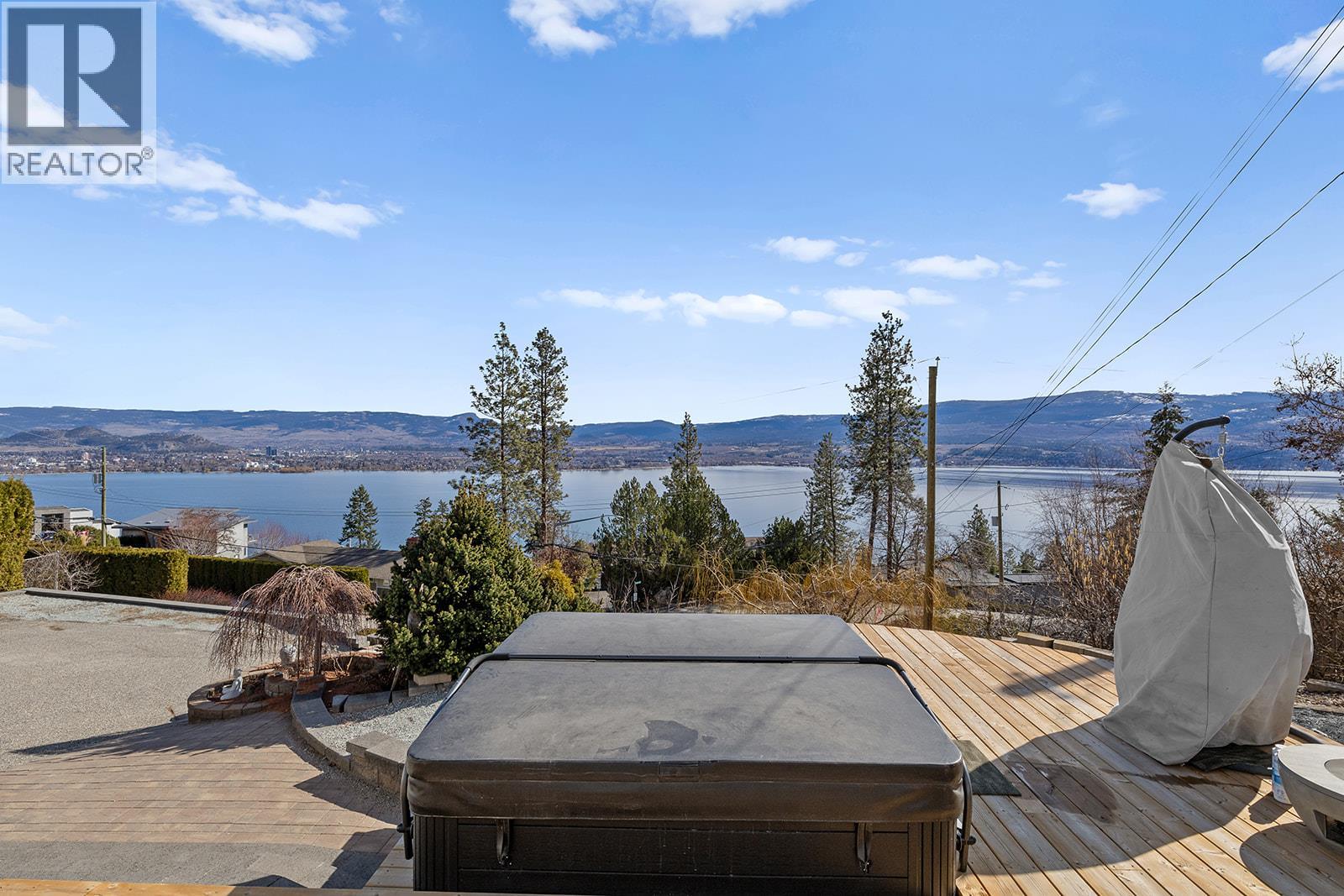  2658 Lakeview Road, West Kelowna