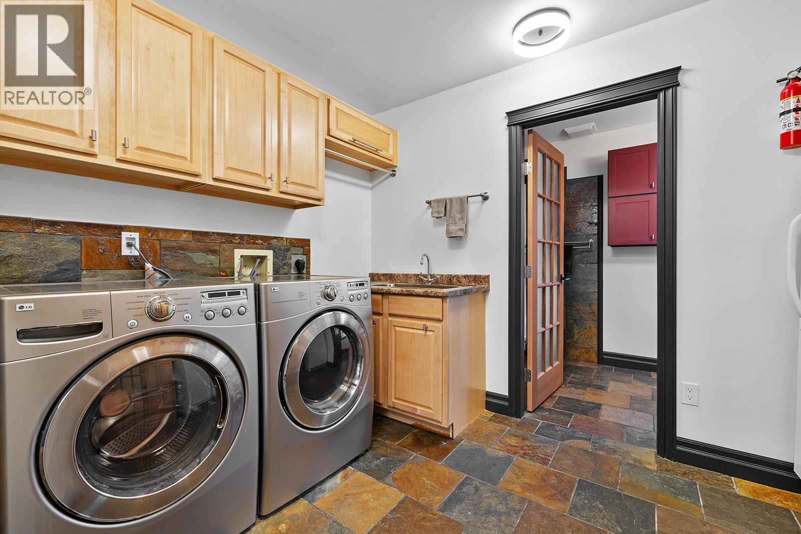  2658 Lakeview Road, West Kelowna