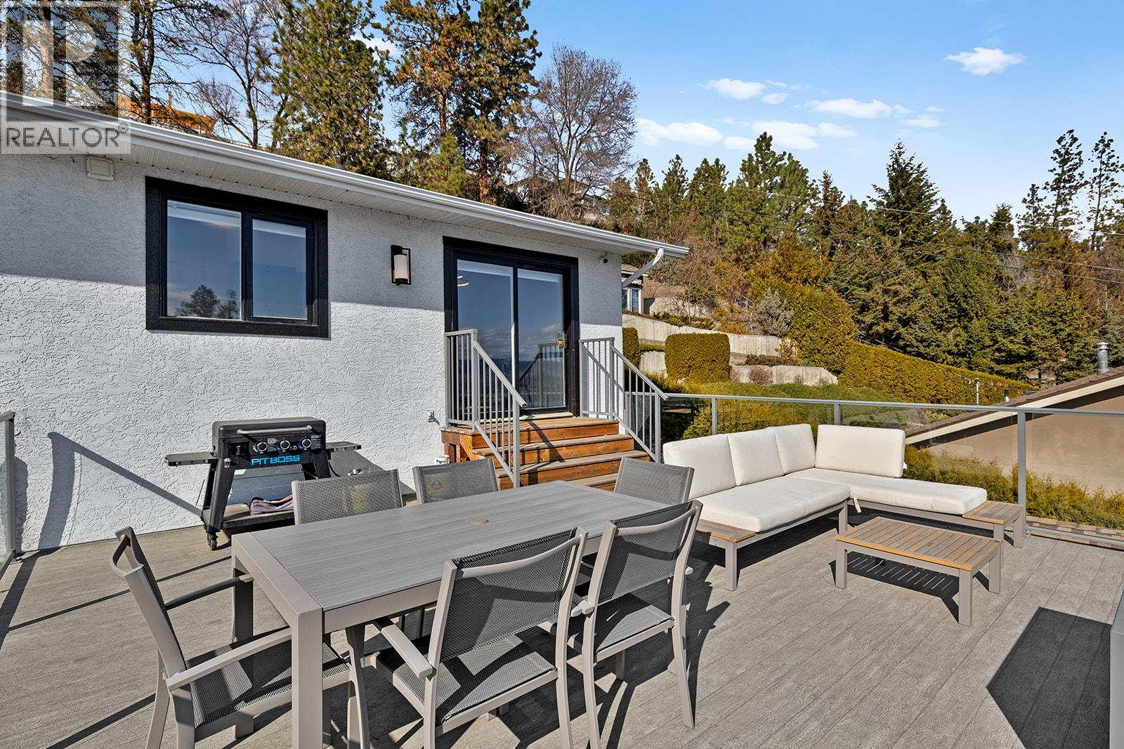  2658 Lakeview Road, West Kelowna