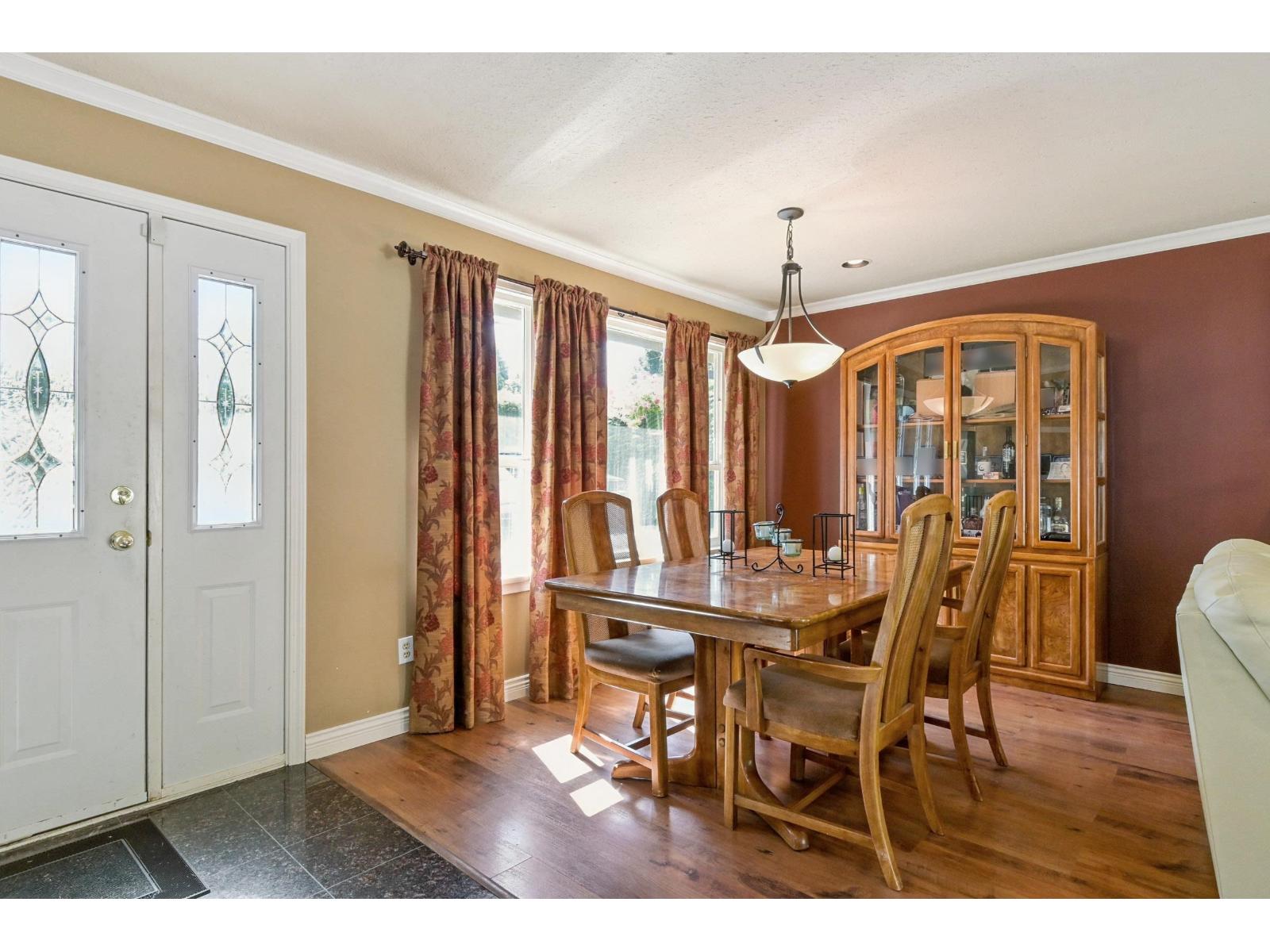 Photo 7 of 4323 200 Street, Langley BC
