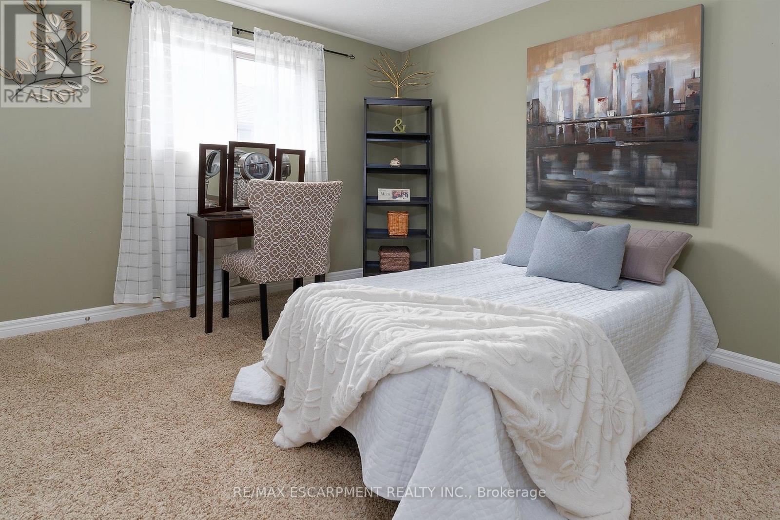 Photo 16 of 6 Wintergreen Crescent, Norfolk ON