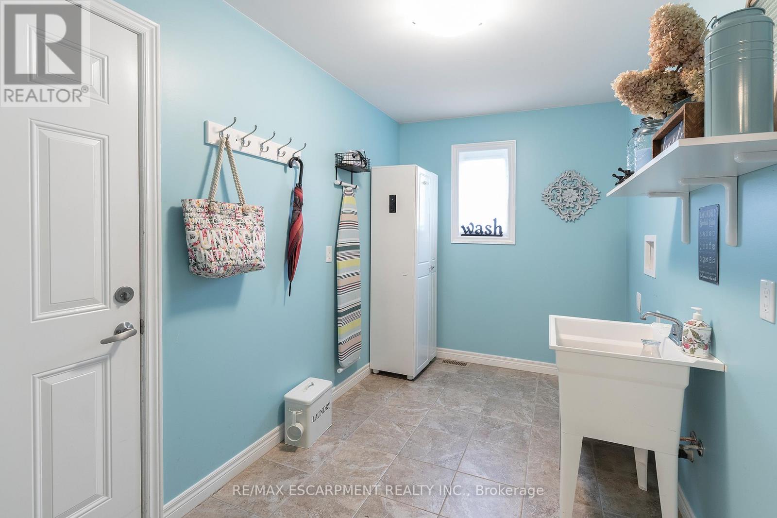 Photo 21 of 6 Wintergreen Crescent, Norfolk ON