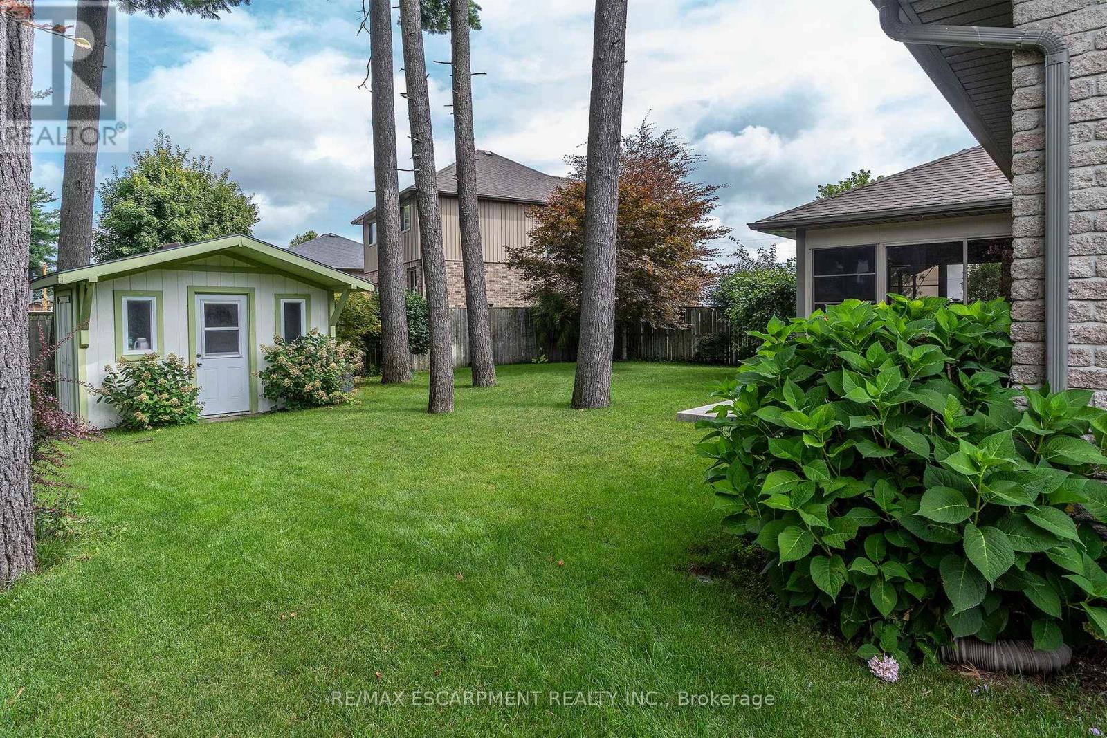 Photo 28 of 6 Wintergreen Crescent, Norfolk ON