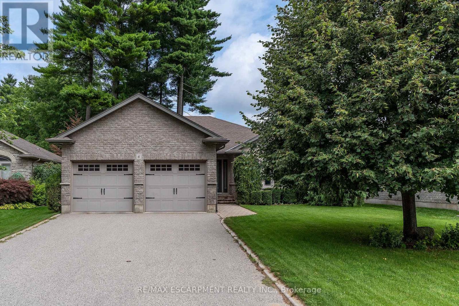 Photo 31 of 6 Wintergreen Crescent, Norfolk ON