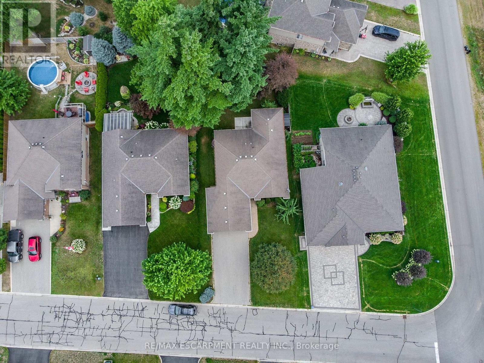 Photo 38 of 6 Wintergreen Crescent, Norfolk ON