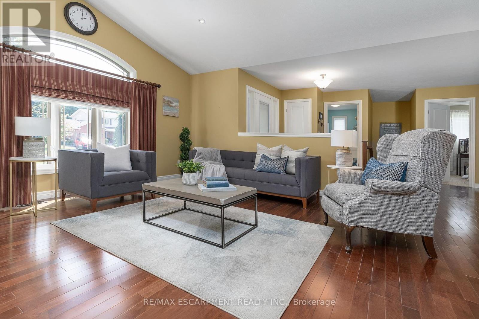 Photo 5 of 6 Wintergreen Crescent, Norfolk ON