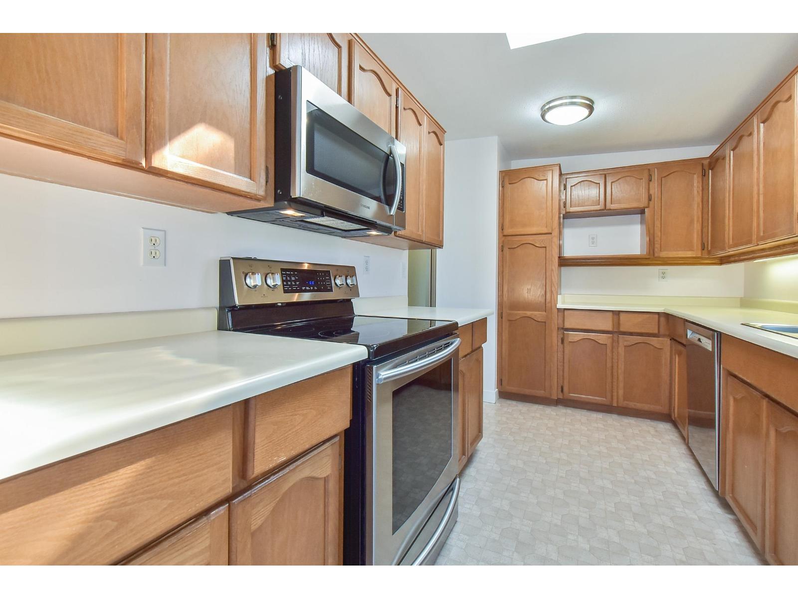 Photo 6 of 86 2303 Cranley Drive, Surrey BC