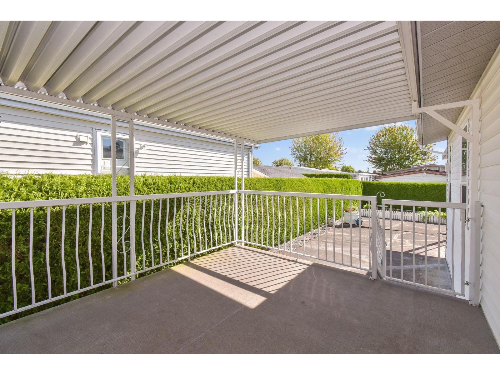 Photo 7 of 86 2303 Cranley Drive, Surrey BC