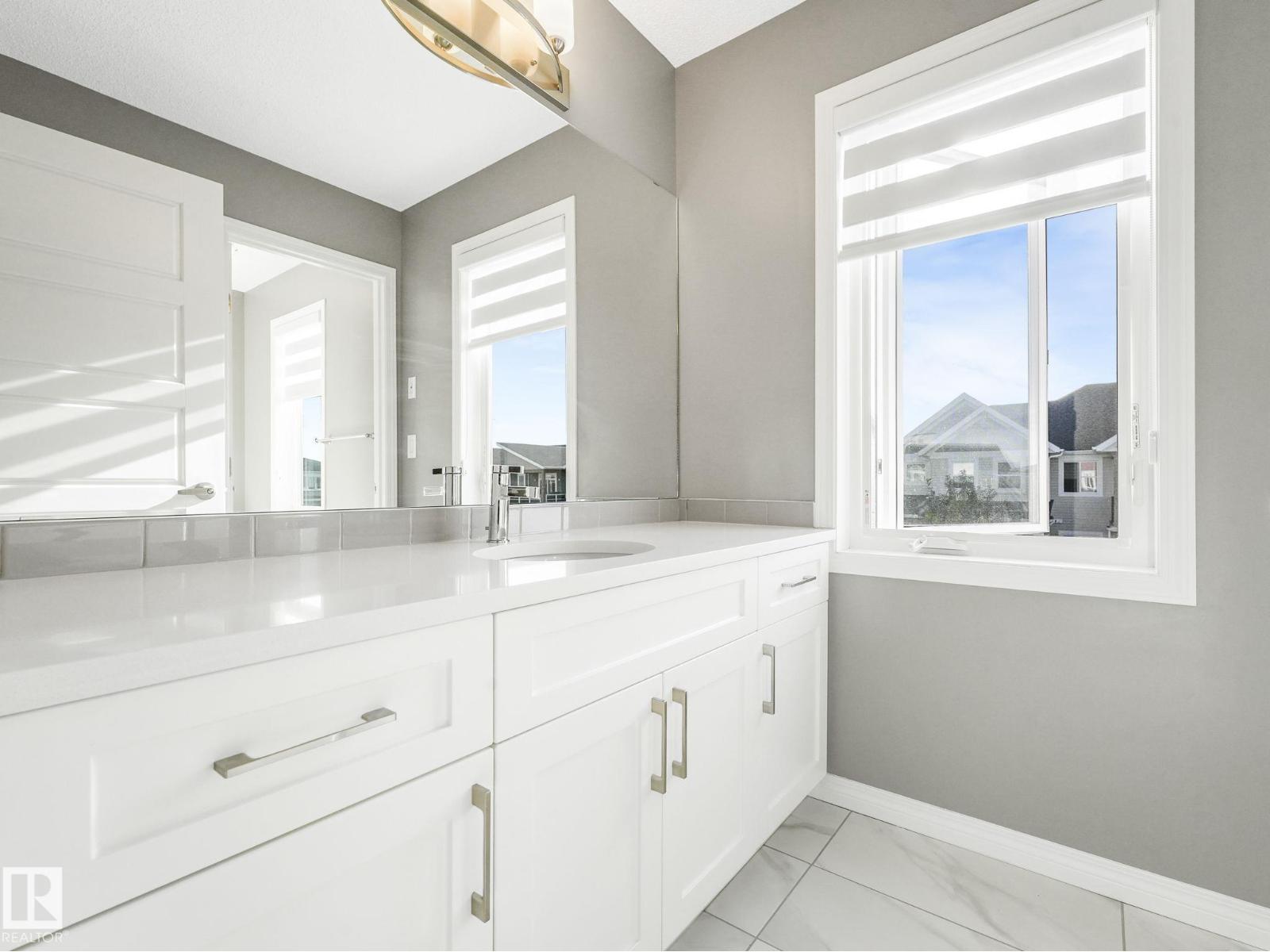 Photo 4 of 1631 203 St Nw, Edmonton AB