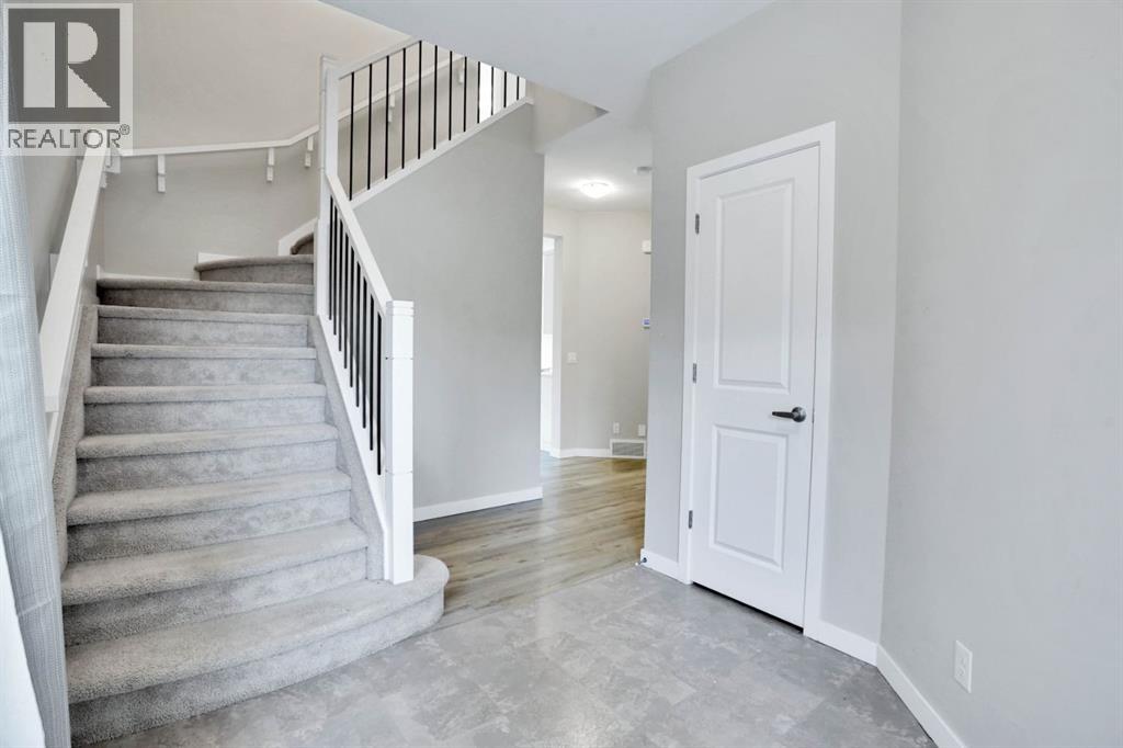 Photo 9 of 21 Kingsbury Close Se, Airdrie AB