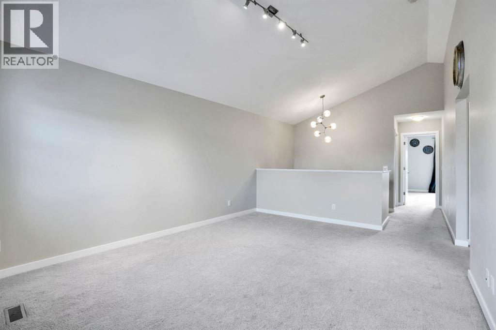 Photo 11 of 21 Kingsbury Close Se, Airdrie AB