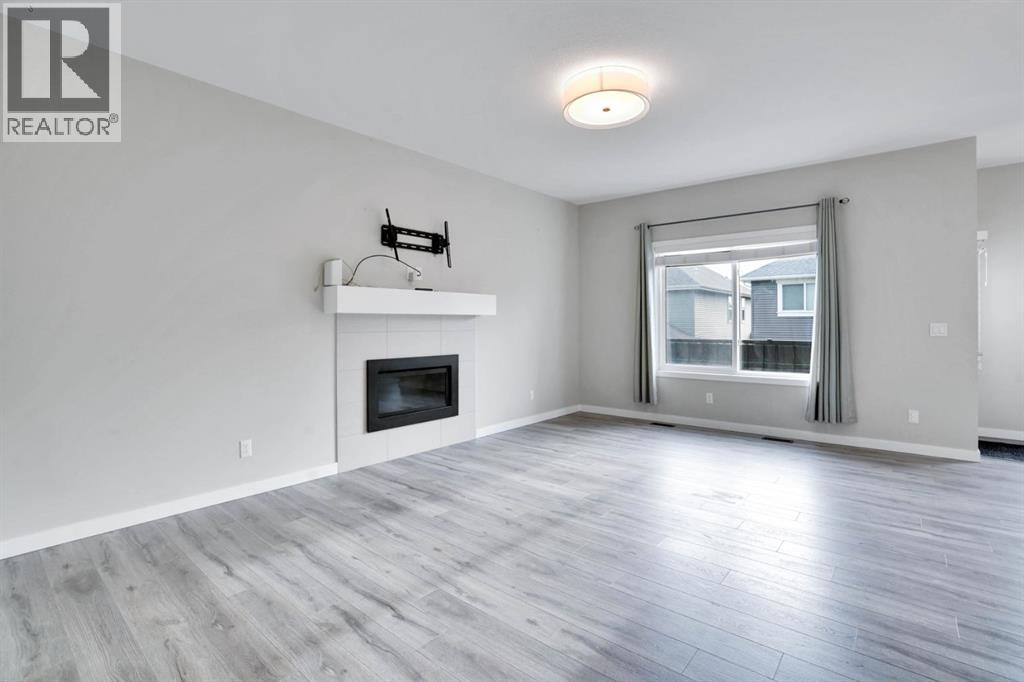 Photo 7 of 21 Kingsbury Close Se, Airdrie AB