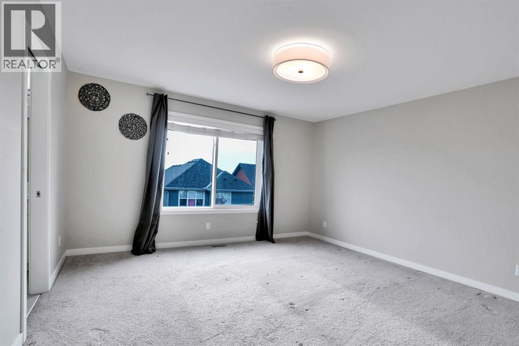 Photo 12 of 21 Kingsbury Close Se, Airdrie AB