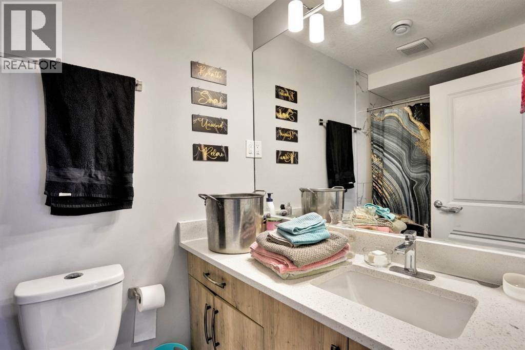Photo 27 of 21 Kingsbury Close Se, Airdrie AB